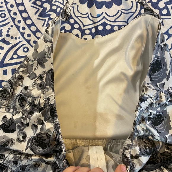 BEAUTIFUL TORRID BACKLESS HALTER DRESS GRAY BLACK WHITE FLORAL PRINT SIZE 18 GUC - Picture 7 of 16